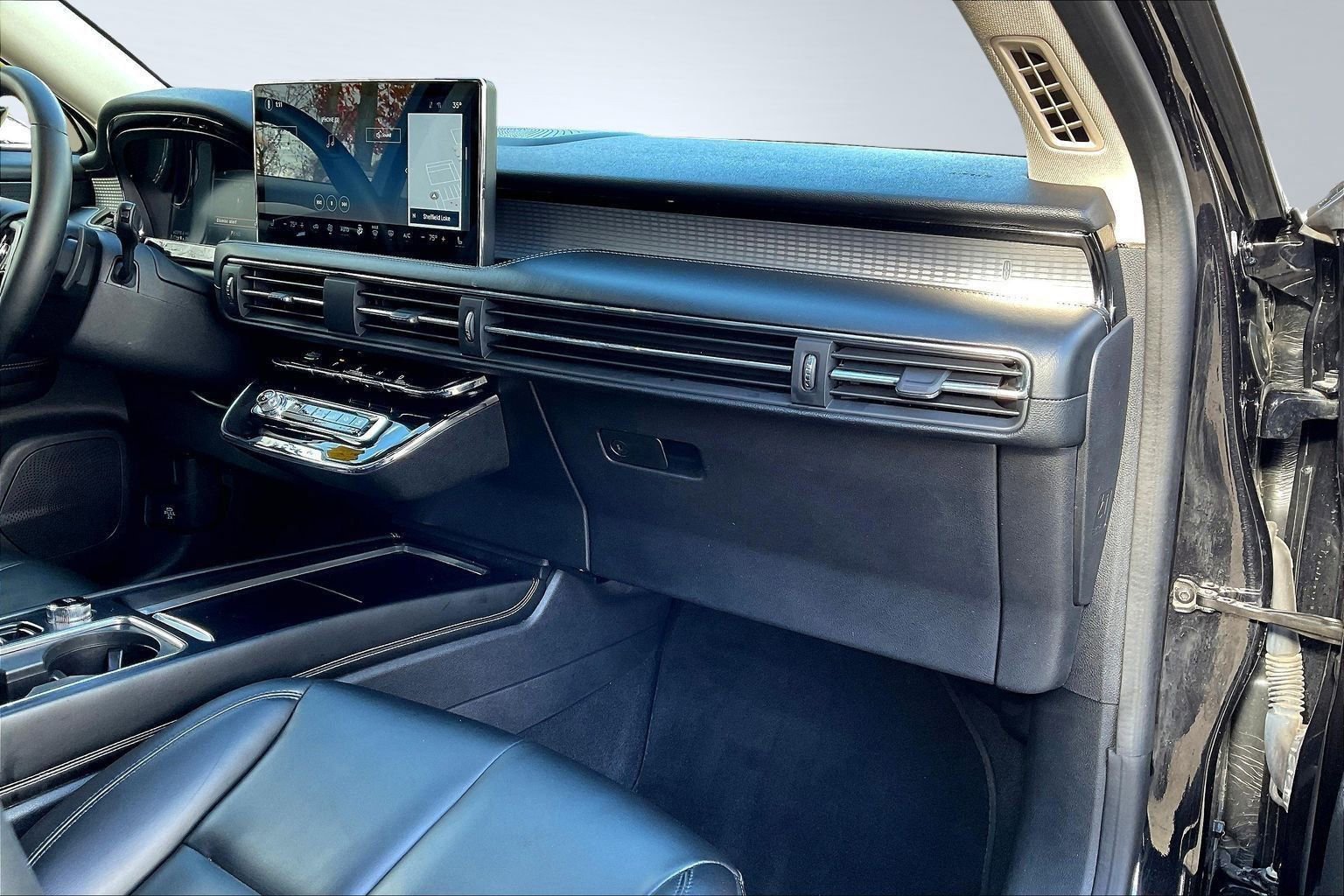 Used 2023 Lincoln Corsair AWD image 20