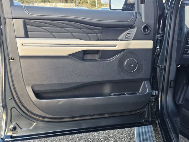 Certified 2024 Ford Expedition Platinum image 13