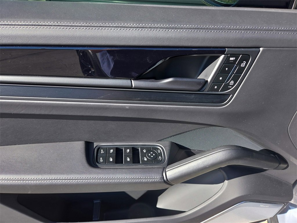 Used 2024 Porsche Cayenne Turbo GT image 7