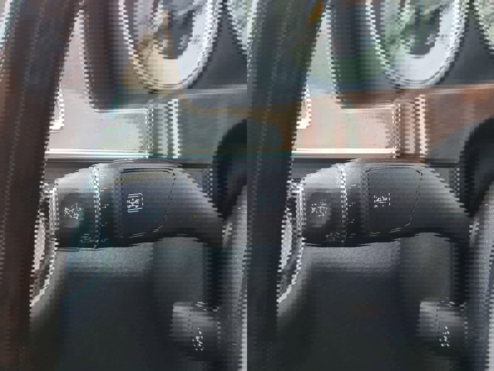 Used 2014 Mercedes-Benz E 550 4MATIC Sedan image 26