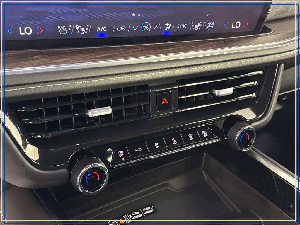 Certified 2025 Chevrolet Suburban Premier AWD/4WD image 19