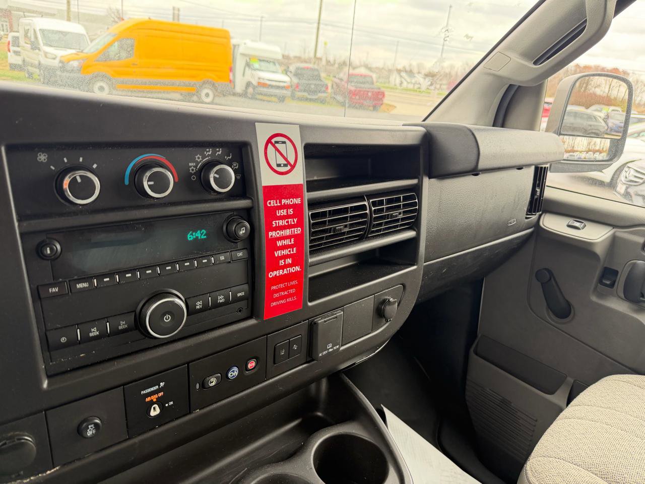 Used 2019 Chevrolet Express 2500 RWD image 20
