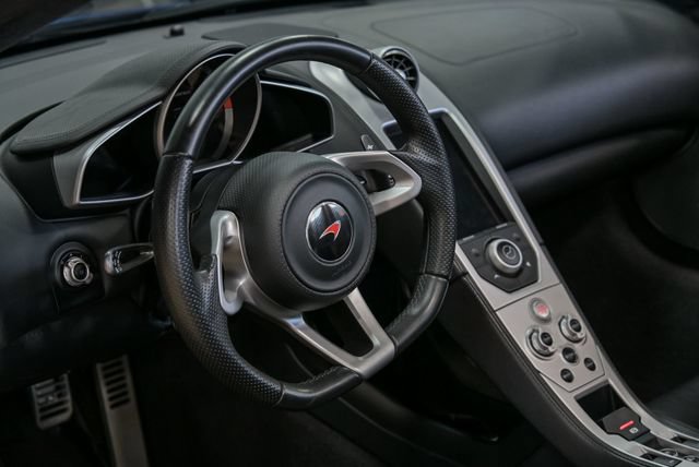 Used 2013 McLaren MP4-12C Spider RWD image 21
