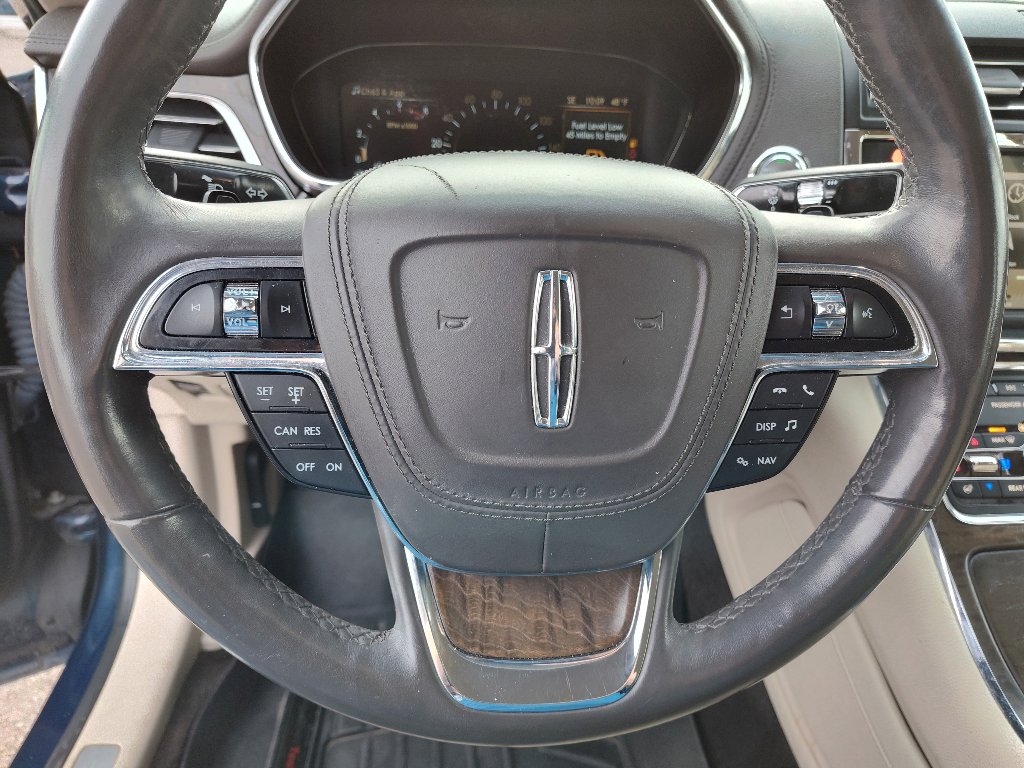 Used 2017 Lincoln Continental Reserve w/ Climate Package image 9
