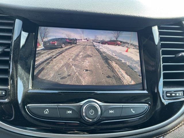 Used 2020 Chevrolet Trax LT w/ LT Convenience Package image 19
