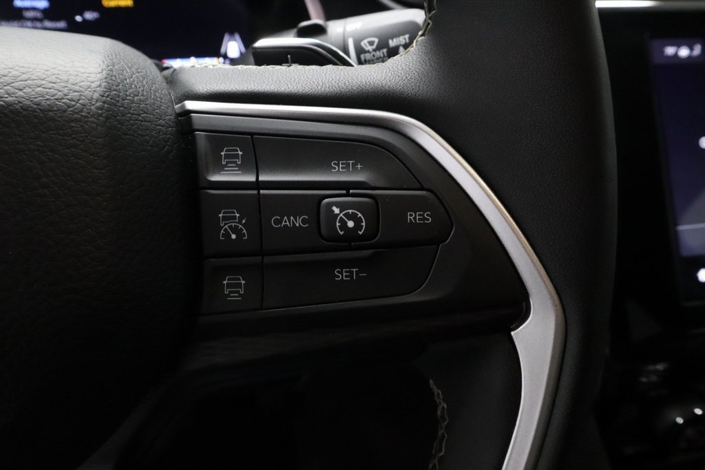 Used 2024 Jeep Grand Cherokee L Laredo image 27