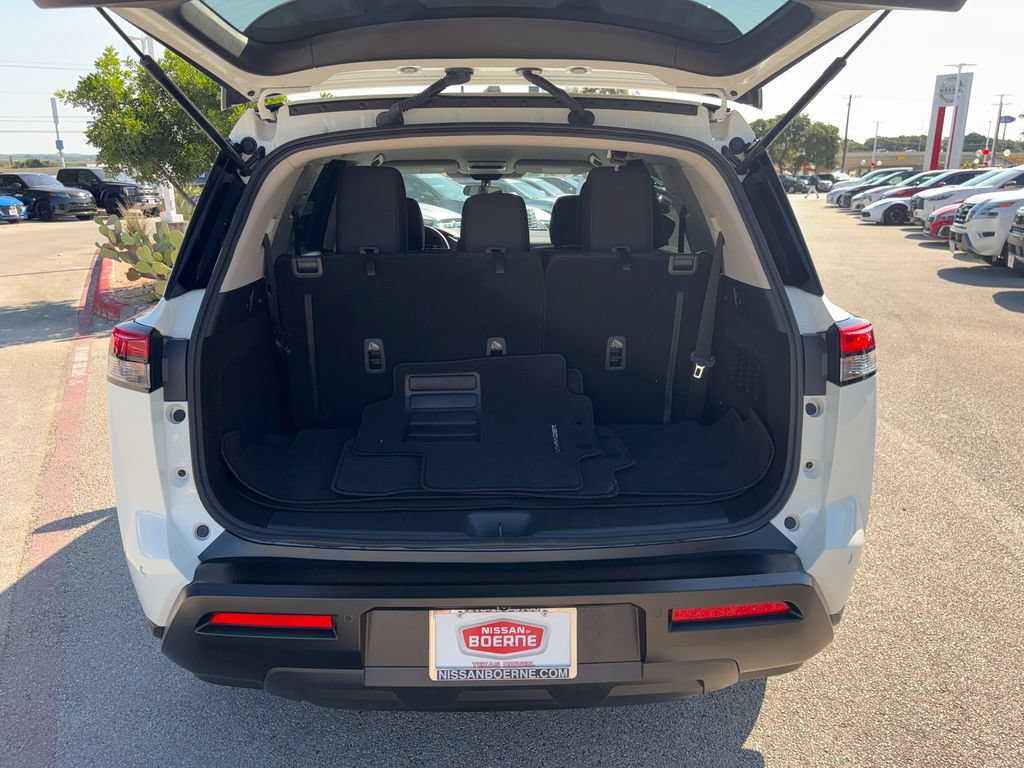 Used 2026 Nissan Pathfinder S FWD image 24