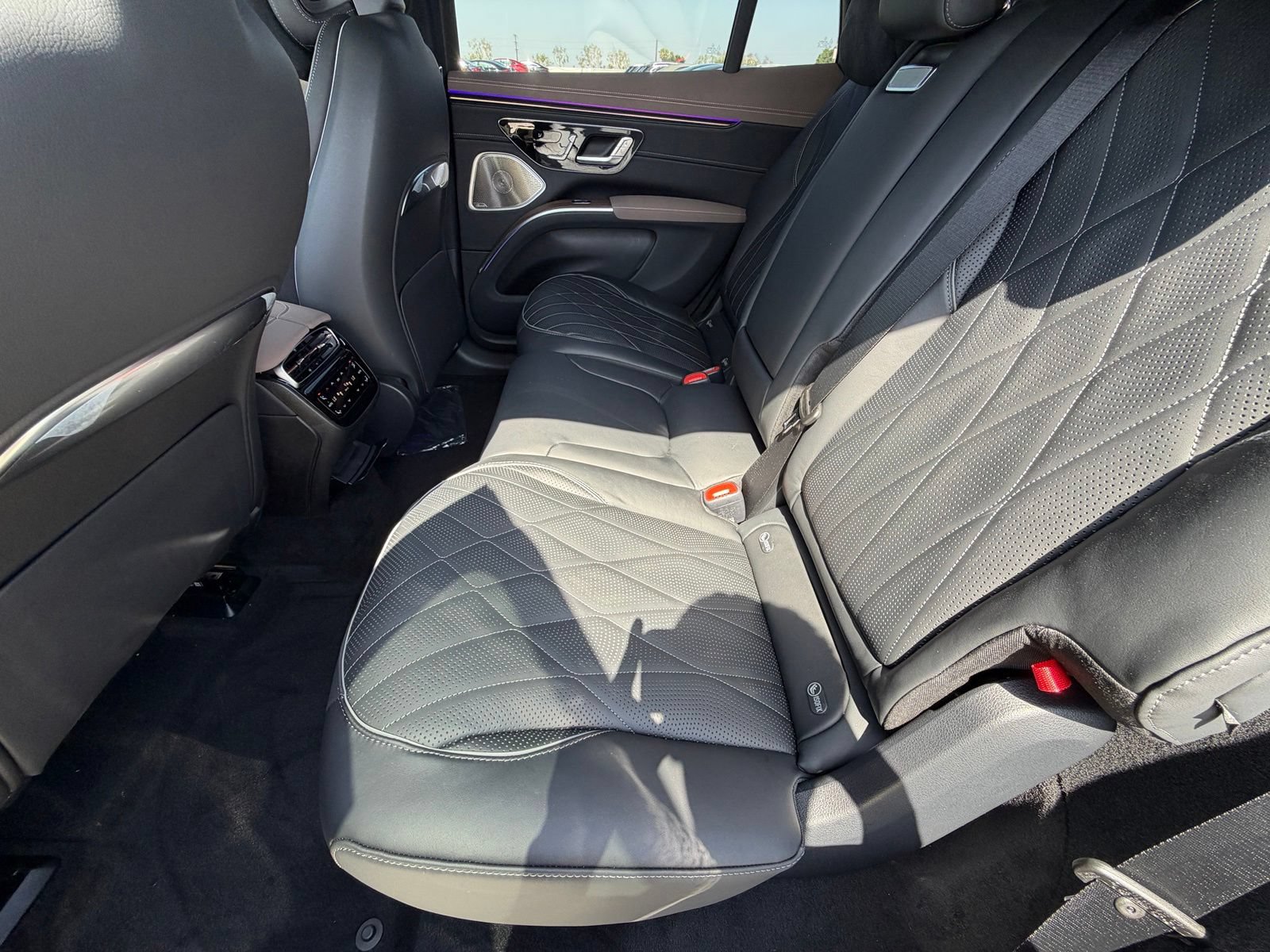 New 2026 Mercedes-Benz EQS 400 4MATIC SUV image 28