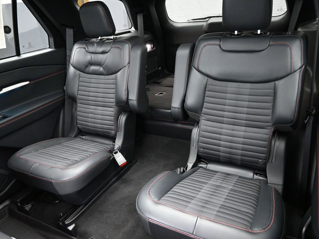 New 2025 Ford Explorer ST-Line w/ Premium Package image 30