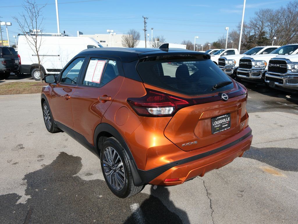 Used 2023 Nissan Kicks SV image 9