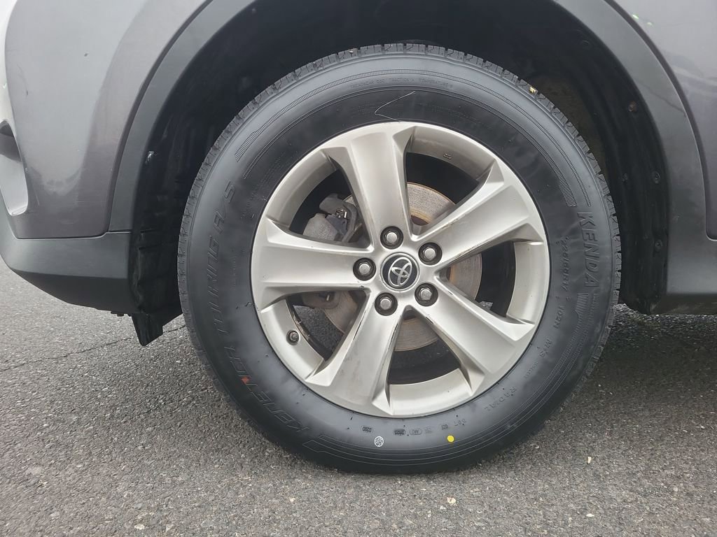 Used 2015 Toyota RAV4 XLE image 10