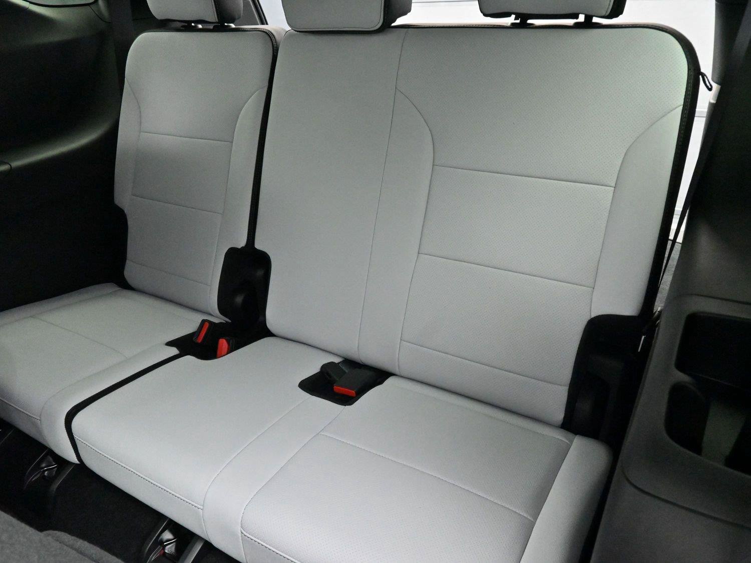 Used 2025 Chevrolet Traverse High Country AWD/4WD image 33