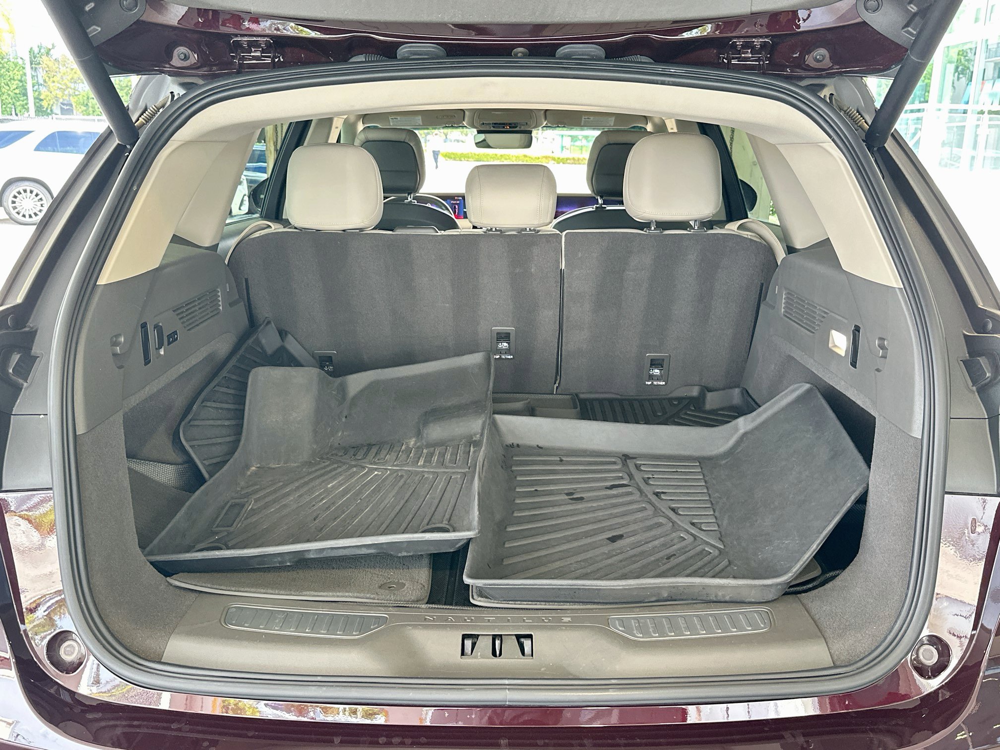 Used 2024 Lincoln Nautilus Premier AWD/4WD image 23