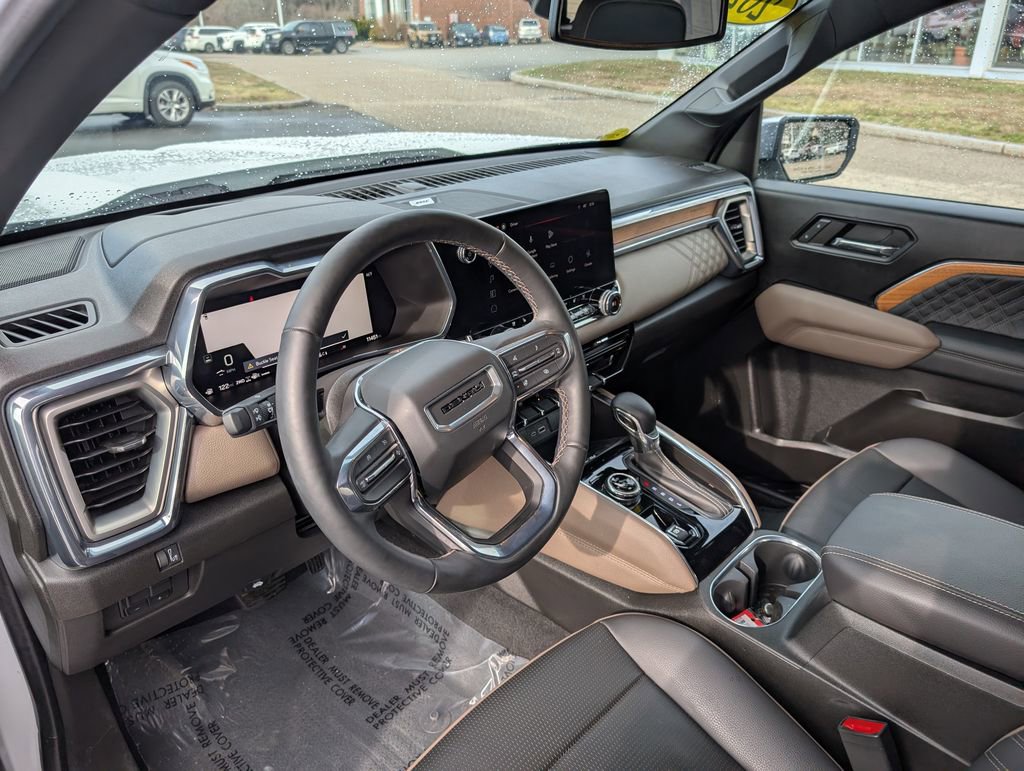 Used 2024 GMC Canyon Denali image 18