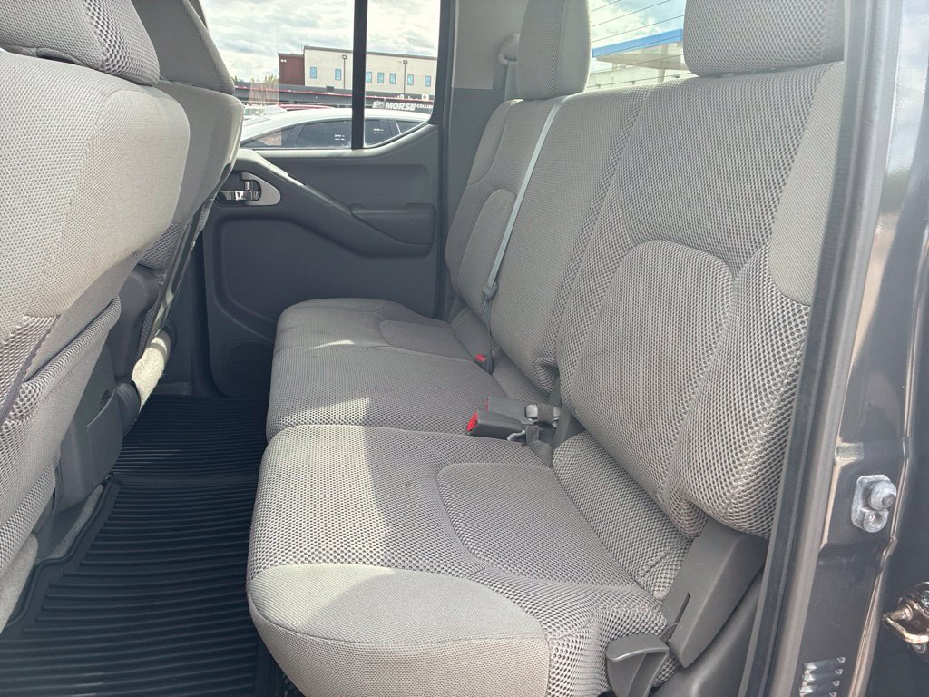 Used 2012 Nissan Frontier SV AWD/4WD image 11