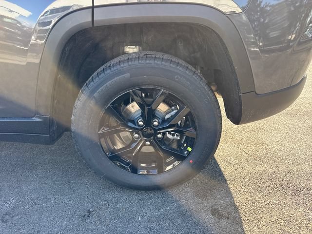 New 2026 Jeep Grand Cherokee Altitude AWD/4WD image 30