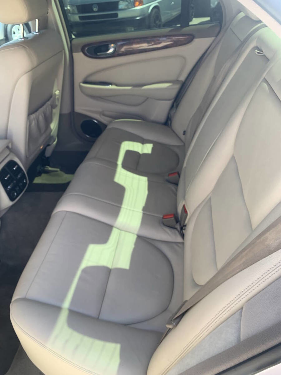 Used 2004 Jaguar XJ8 RWD image 15