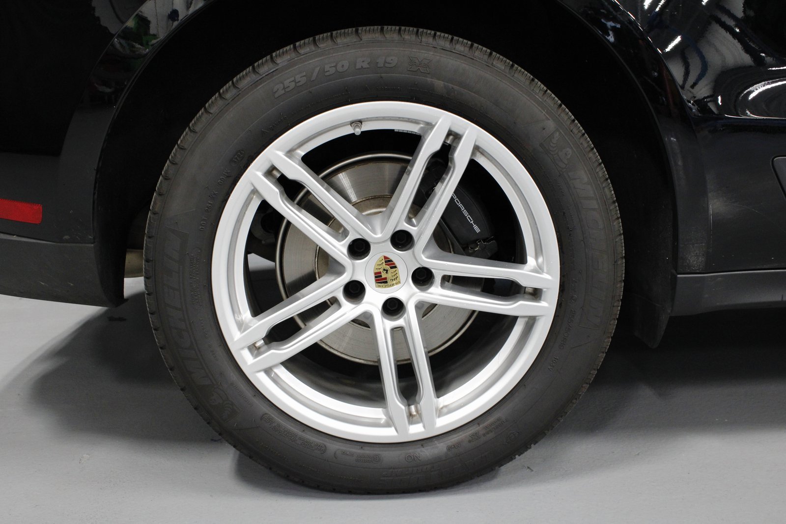 Used 2025 Porsche Macan image 13