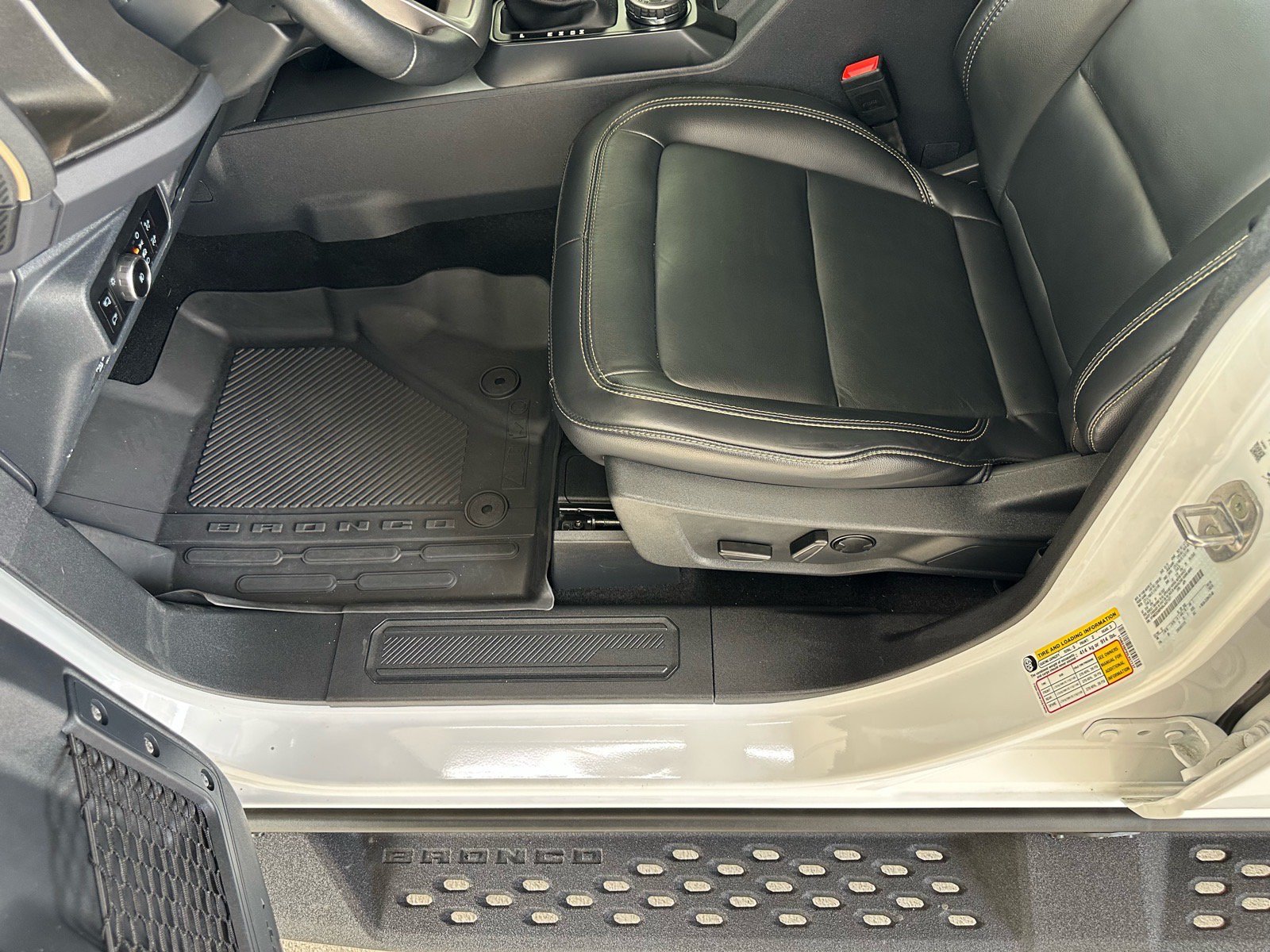 Certified 2025 Ford Bronco Badlands AWD/4WD image 17
