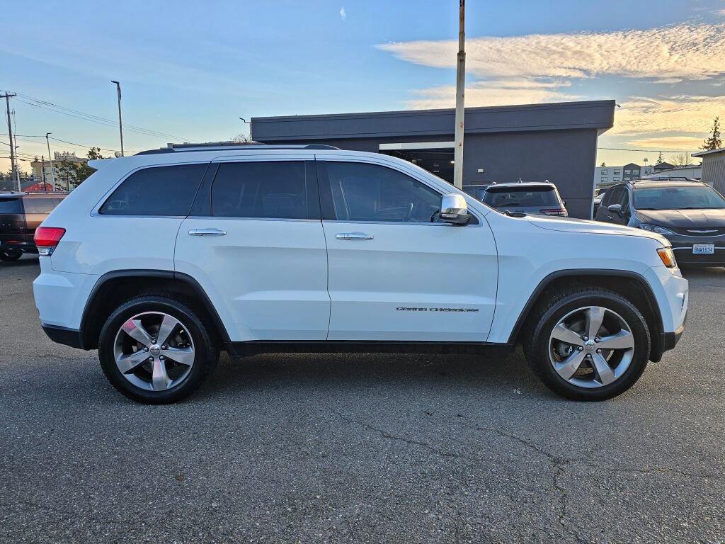 Used 2015 Jeep Grand Cherokee Limited w/ Luxury Group II image 9