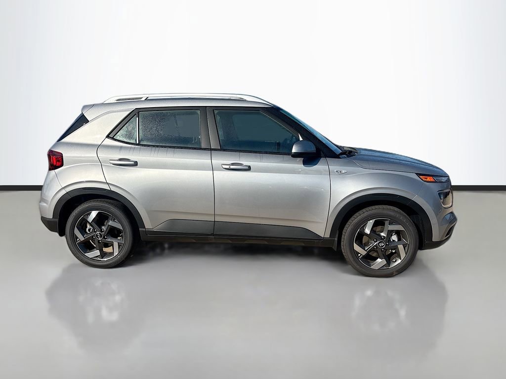 New 2025 Hyundai Venue SEL image 4