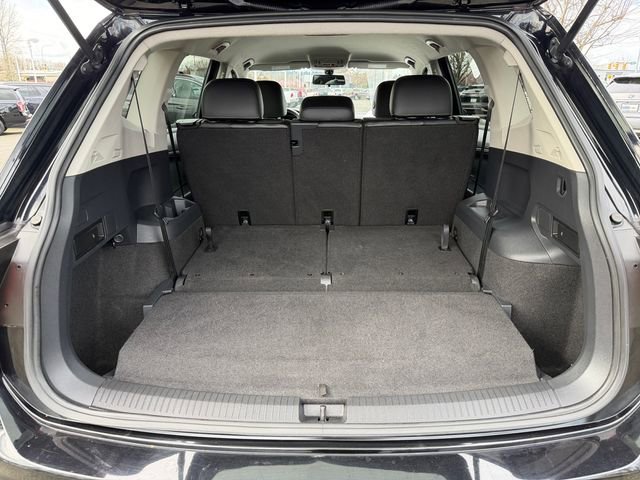 Used 2021 Volkswagen Tiguan SE R-Line image 33