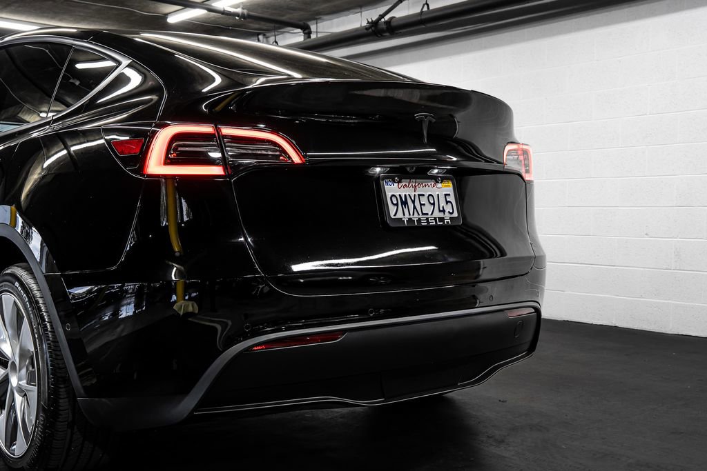 Used 2023 Tesla Model Y Long Range image 15