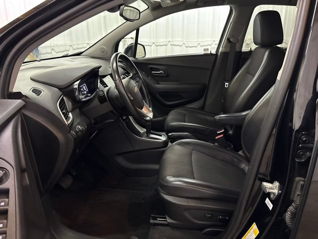 Used 2019 Chevrolet Trax LT w/ Sun & Sound Package AWD/4WD image 24