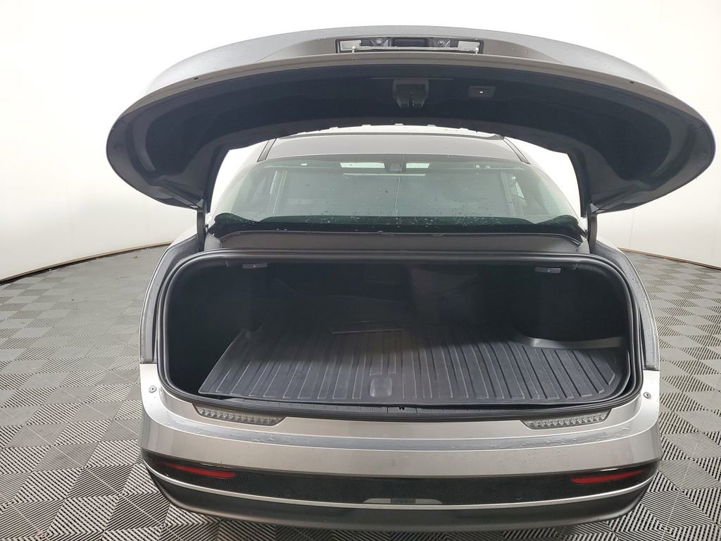 Used 2025 Lucid Air Pure image 8