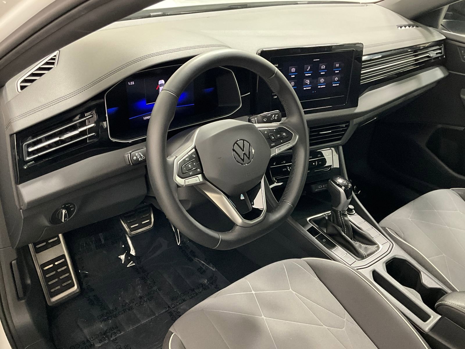 Used 2025 Volkswagen Jetta Sport FWD image 15