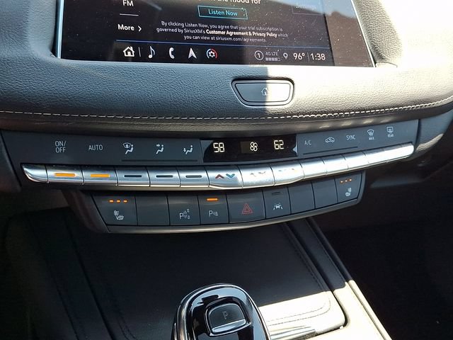 Used 2022 Cadillac XT4 Premium Luxury w/ Enhanced Visibility Package AWD/4WD image 16