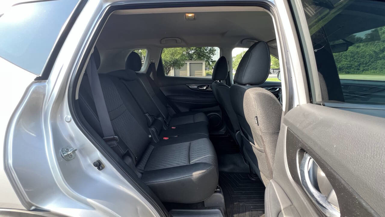 Used 2018 Nissan Rogue SV w/ Premium Package image 29