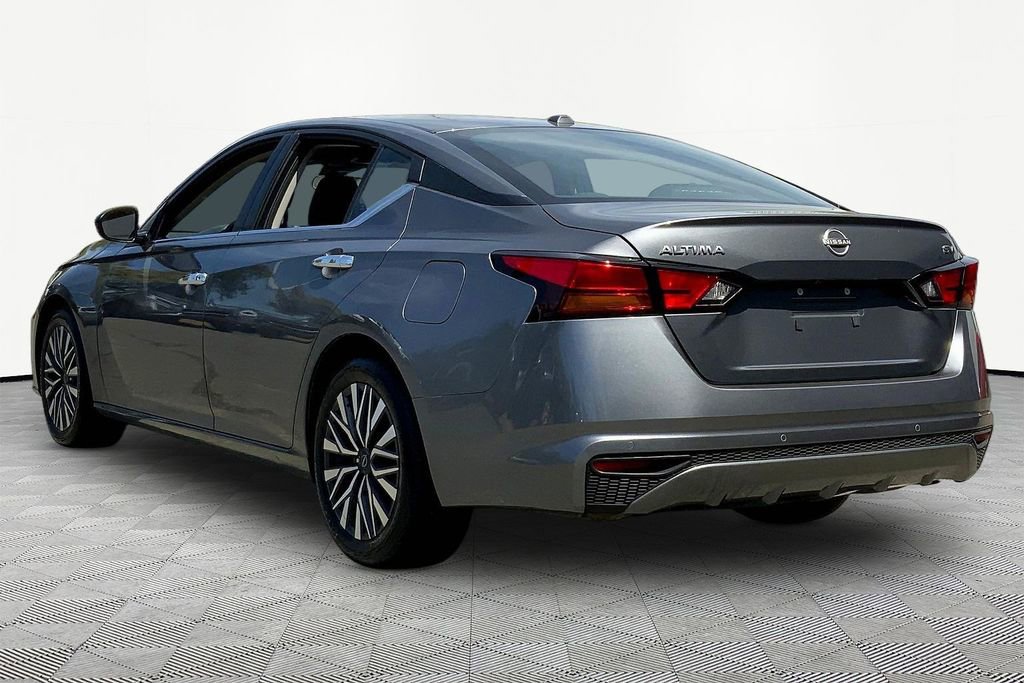 Used 2024 Nissan Altima 2.5 SV image 4