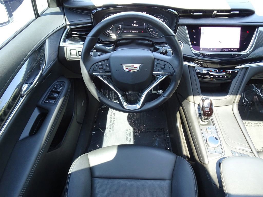 Certified 2022 Cadillac XT6 Sport w/ Technology Package AWD/4WD image 12