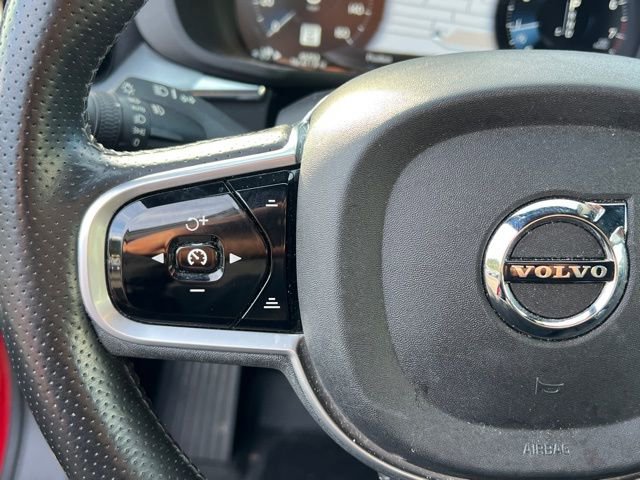 Used 2018 Volvo XC60 T6 Momentum w/ Convenience Package image 18