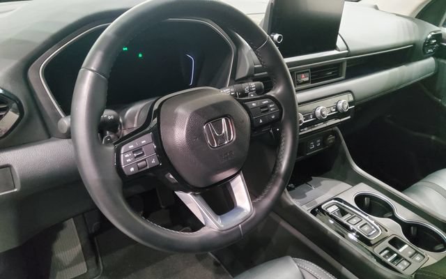 Certified 2025 Honda Pilot Touring image 26