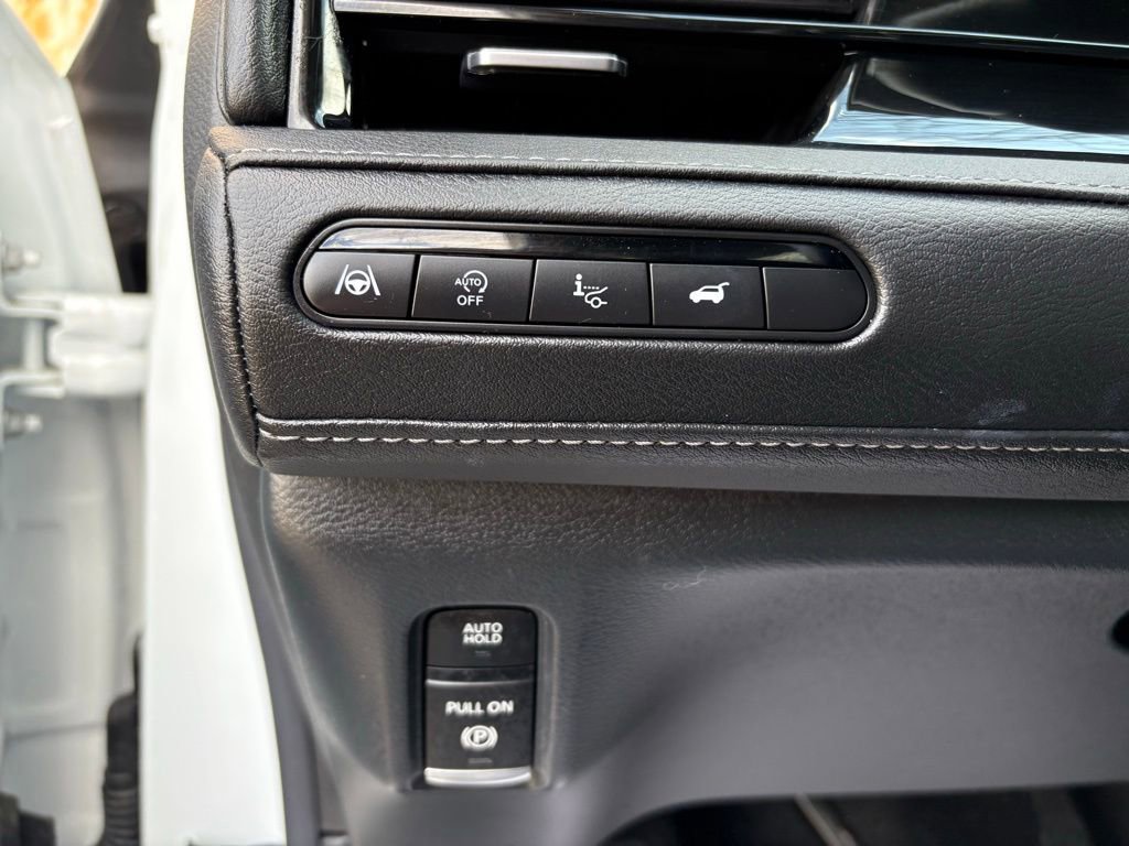 Used 2025 INFINITI QX80 Sensory image 24