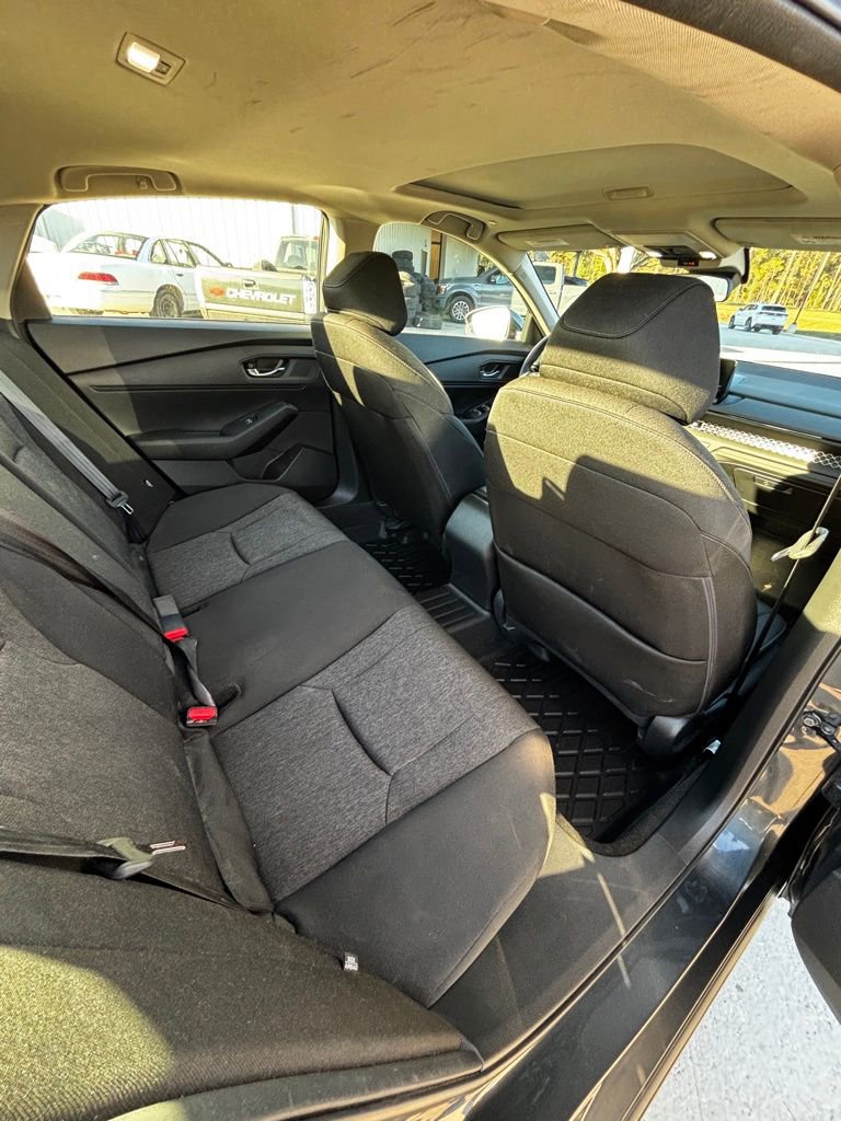 Used 2023 Honda Accord EX image 17