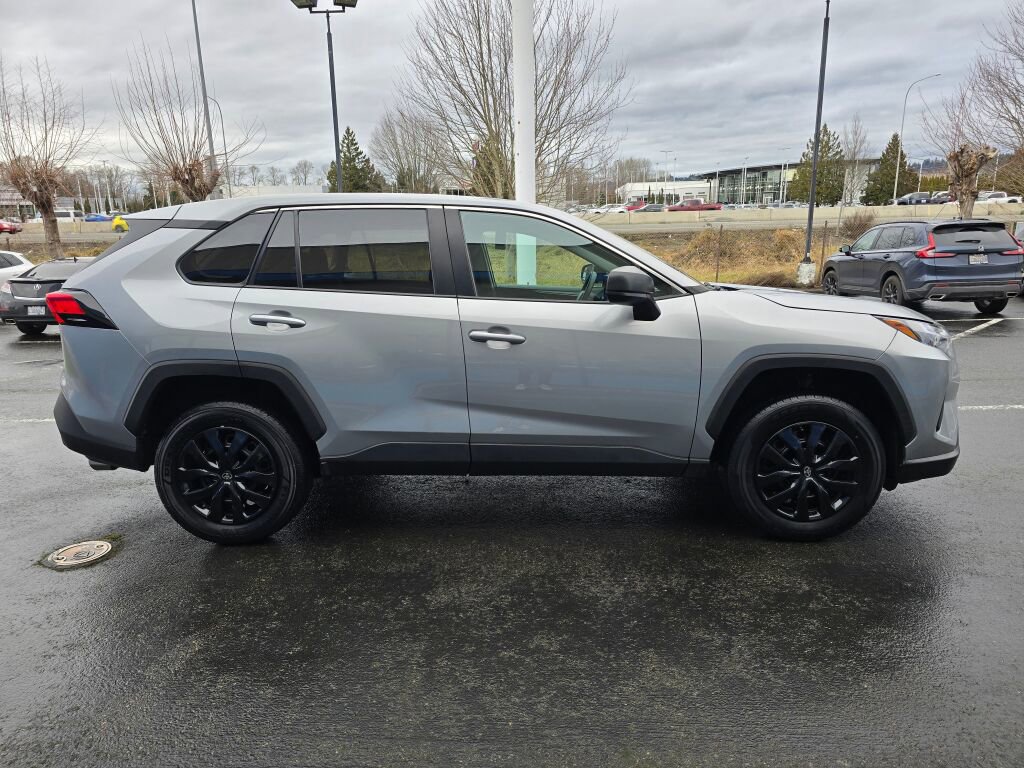 Used 2024 Toyota RAV4 LE image 6