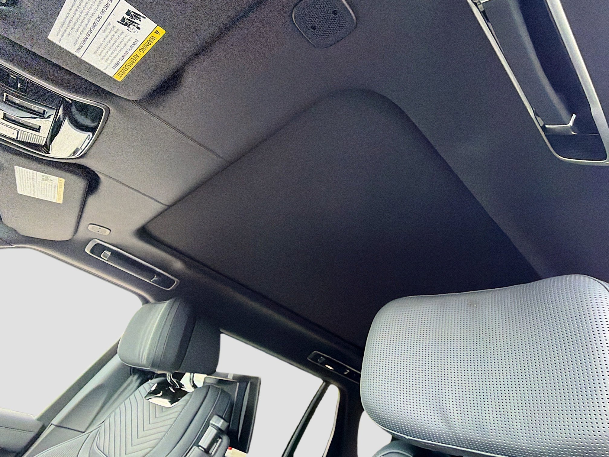 New 2026 Land Rover Range Rover Long Wheel Base SV image 27