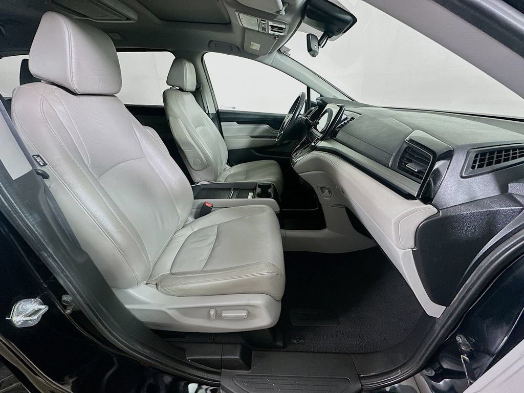 Used 2018 Honda Odyssey Elite image 13