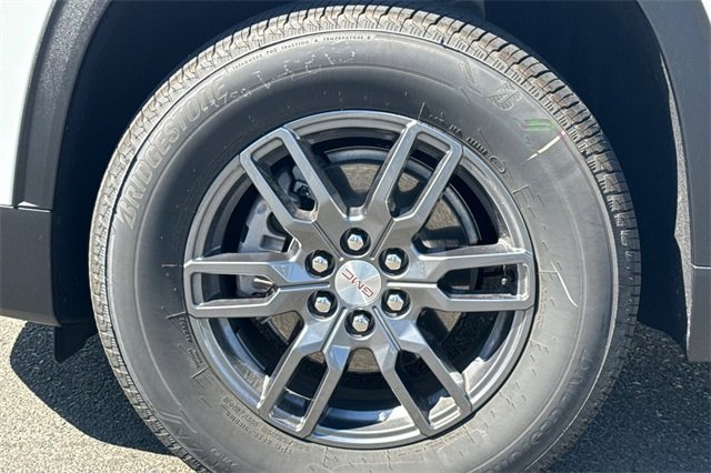 Used 2025 GMC Acadia Elevation image 25