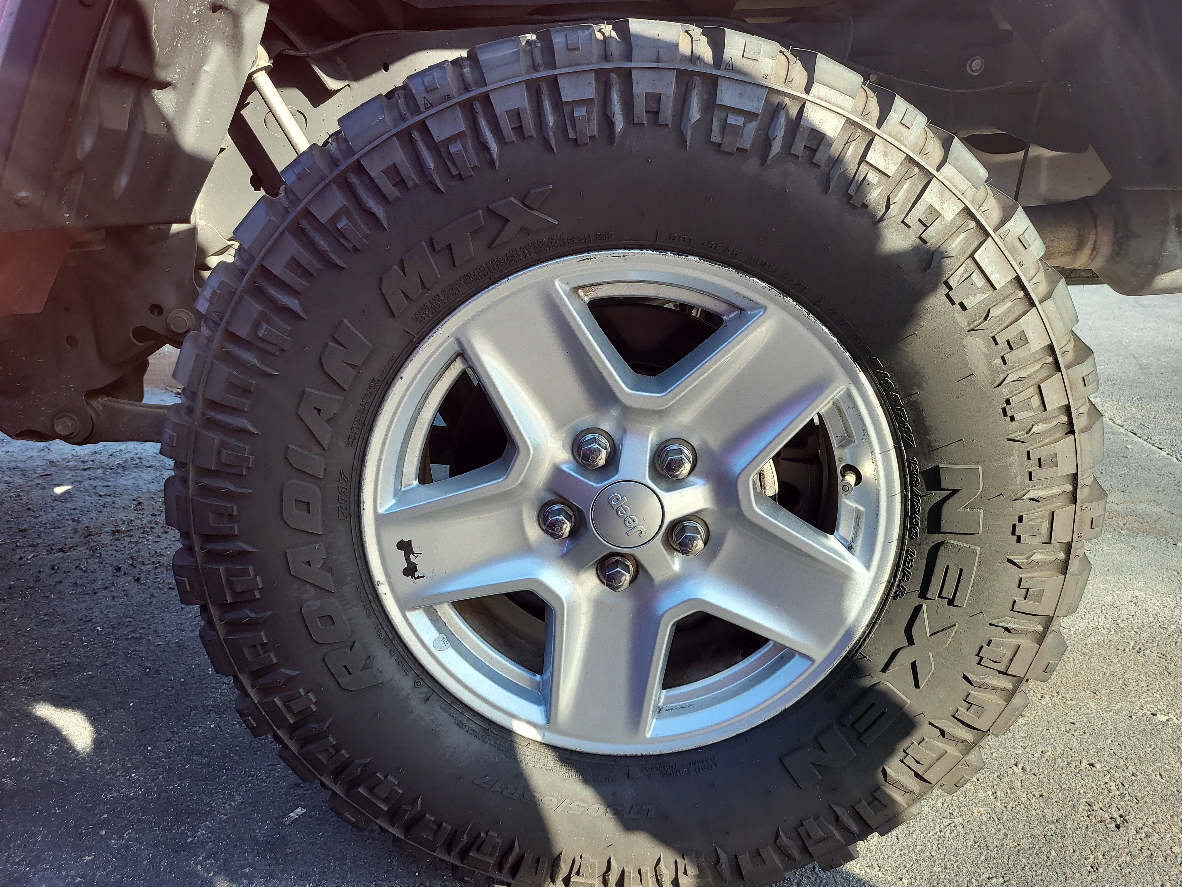 Used 2020 Jeep Gladiator Sport w/ Quick Order Package 24S AWD/4WD image 7