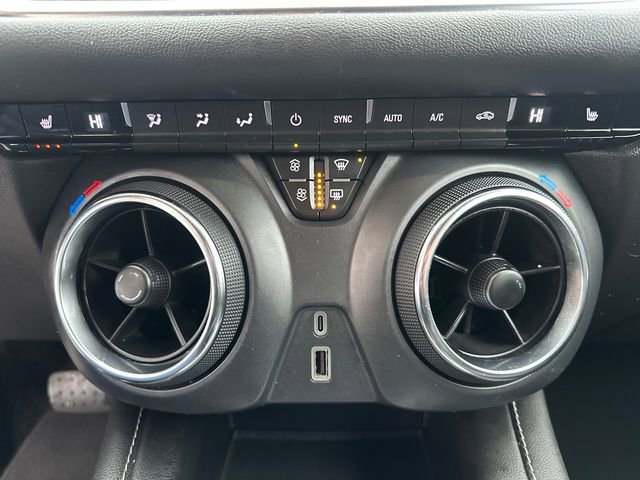 Used 2024 Chevrolet Blazer LT image 33