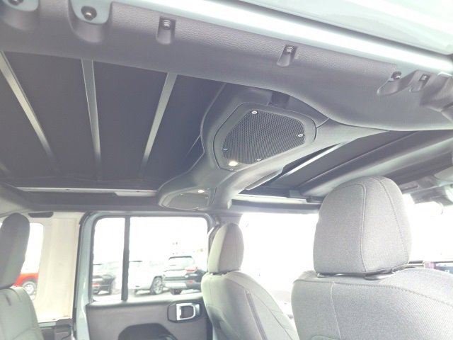 Used 2024 Jeep Wrangler Willys image 45