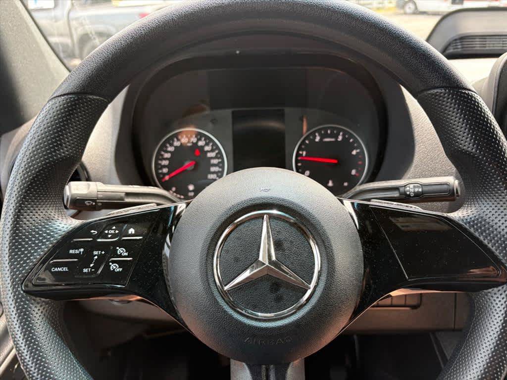 Used 2025 Mercedes-Benz Sprinter 2500 image 13