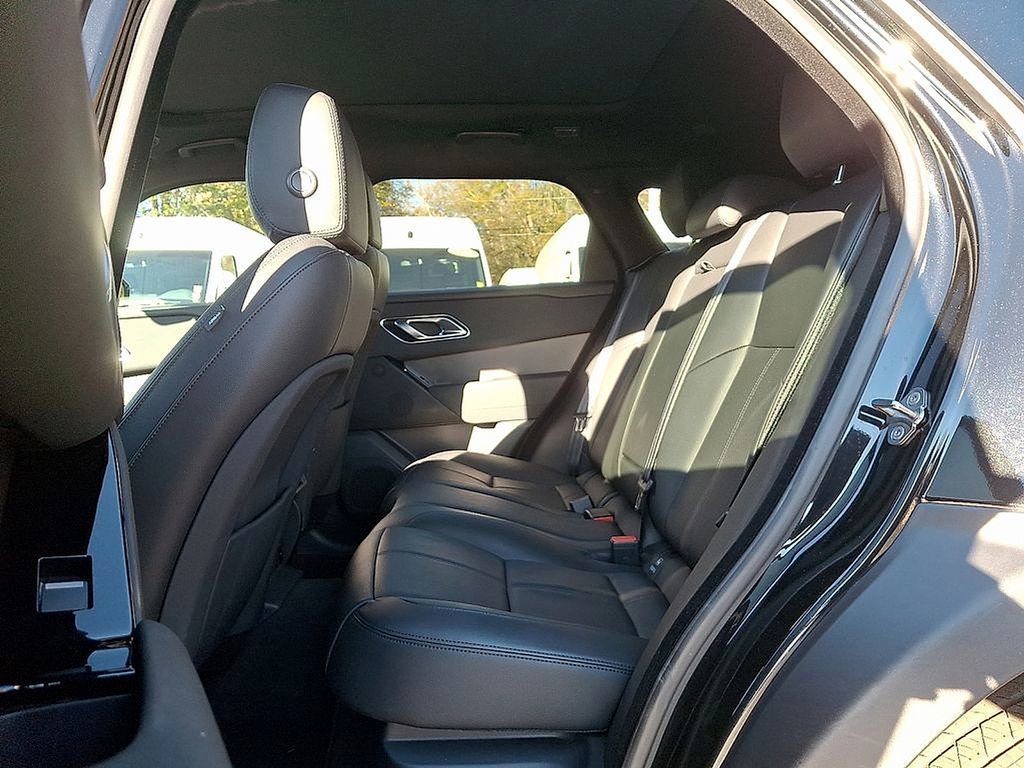 Used 2025 Land Rover Range Rover Velar Dynamic SE image 10