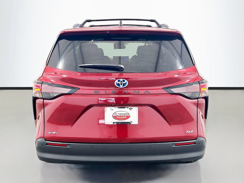 New 2025 Toyota Sienna XLE FWD image 5