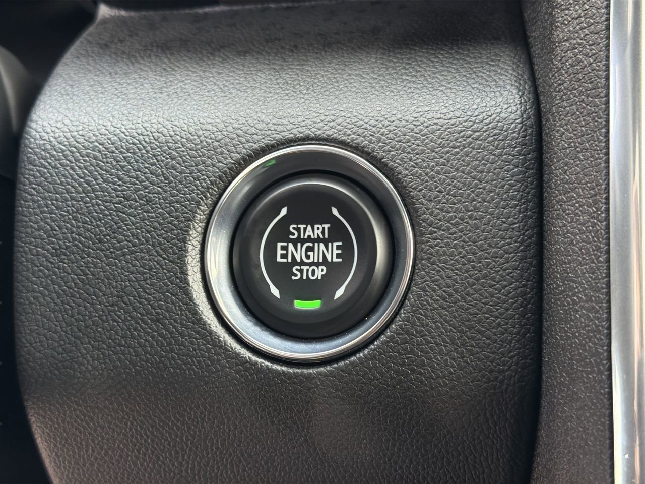 Used 2026 GMC Acadia Denali Ultimate FWD image 33