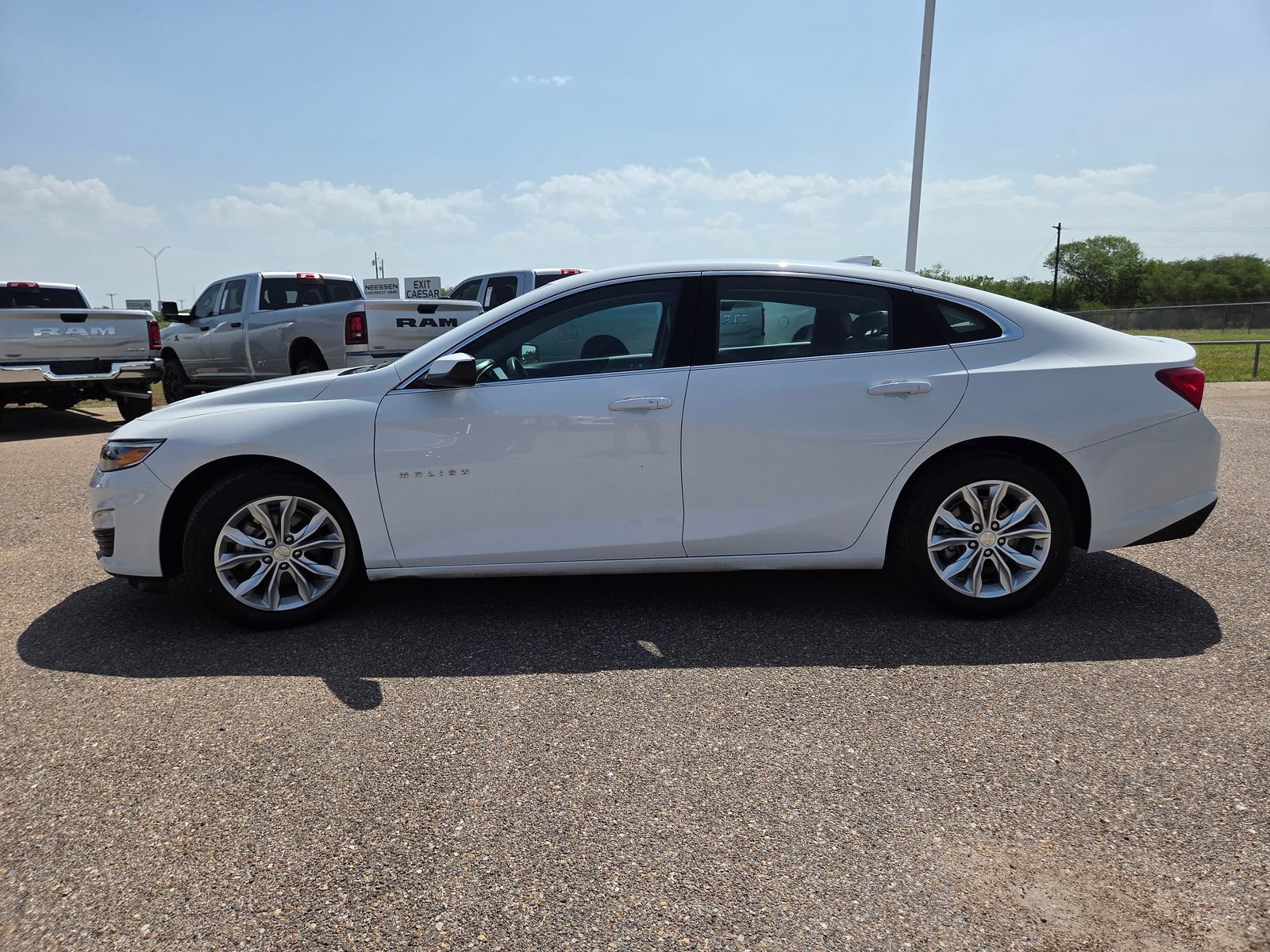Used 2024 Chevrolet Malibu LT FWD image 4